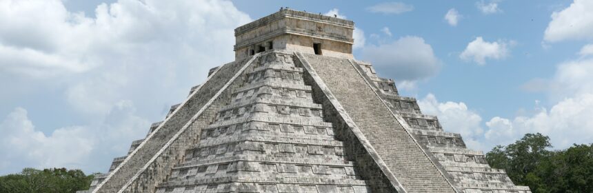 El Castillo (pyramid of Kukulcán) in Chichén Itzá