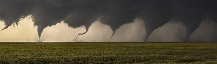 Photomontage of the evolution of a tornado : Composite of eight images shot in two sequences as a tornado formed north of Minneola, Kansas on May 24, 2016